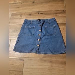 Gap riveted Jean skirt